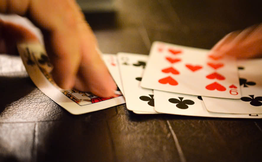 Bài Phỏm Sky88 Hướng Dẫn Tham Gia Cổng Game Casino Hấp Dẫn 4 Mẹo chơi Bài Phỏm Sky88 bất bại cho người chơi chuyên nghiệp